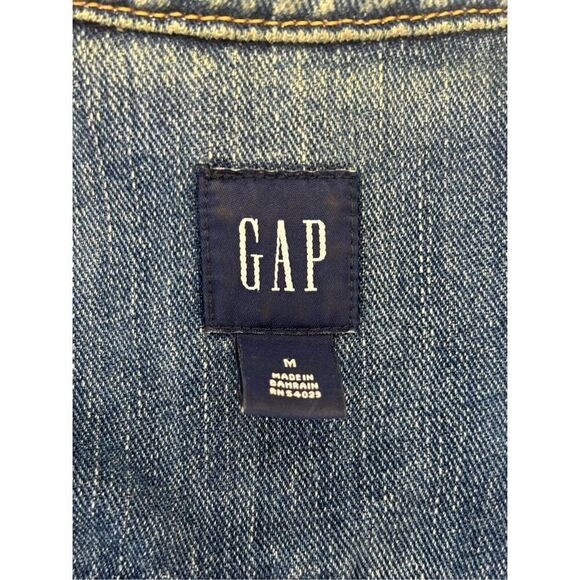 Gap Women’s Denim Jacket Long Sleeves Pockets Size Medium. - Picture 3 of 5
